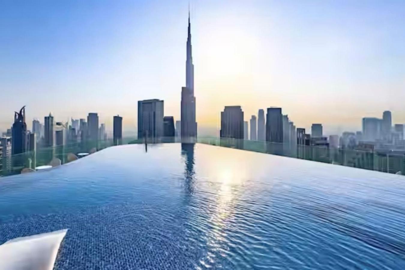Burj View 3bdr With Rooftop Infinity Pool *