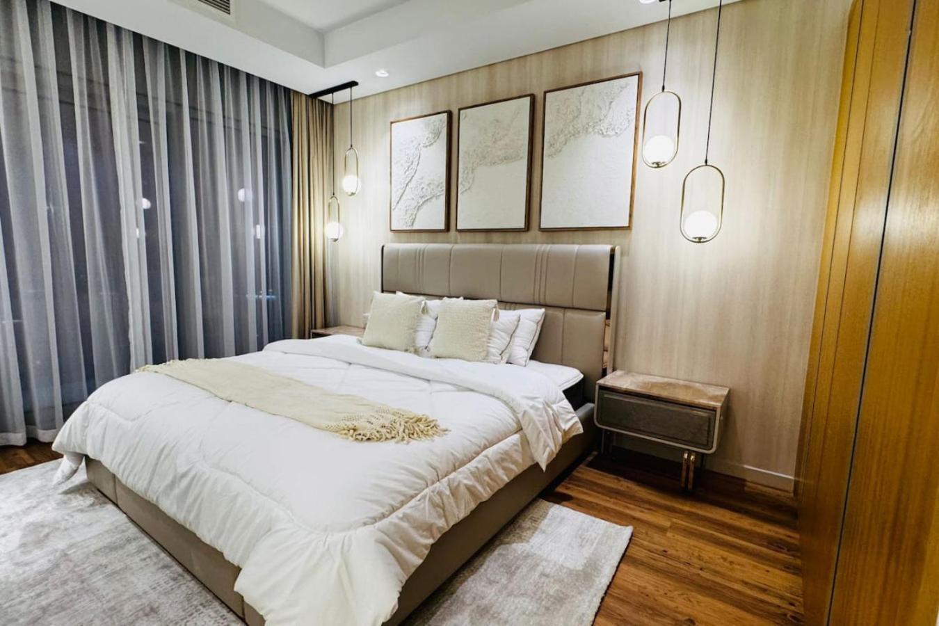 Burj View 3bdr With Rooftop Infinity Pool Apartment *